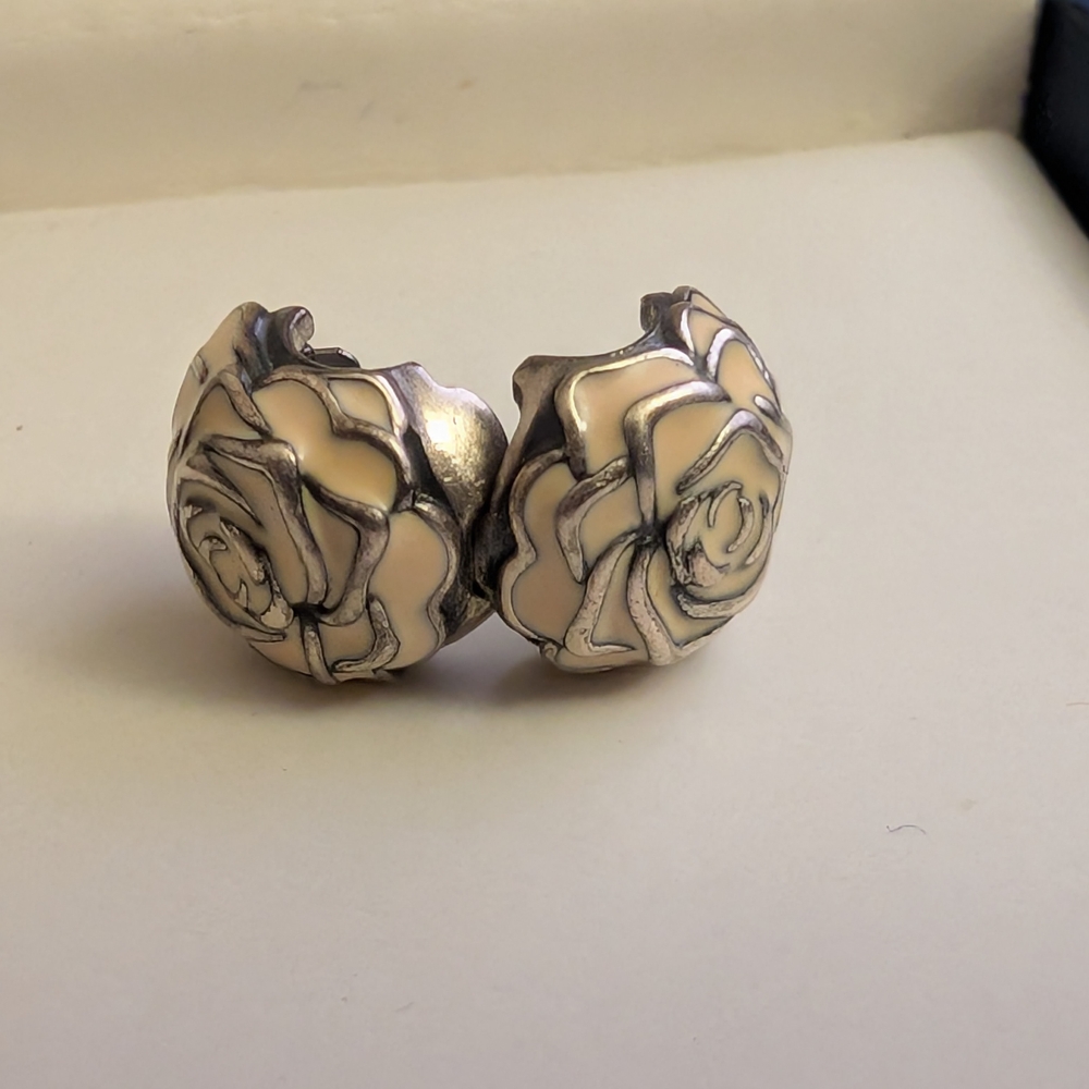 Pandora Pink Spring Rose Charm - Picture 2 of 3